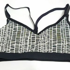 Victorias Secret Sport Bra  Medium New With Tags